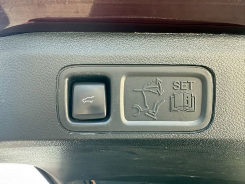 Used 2021 Ford Expedition Limited image 29