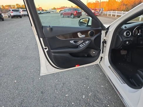 Used 2019 Mercedes-Benz C 300 Sedan image 38