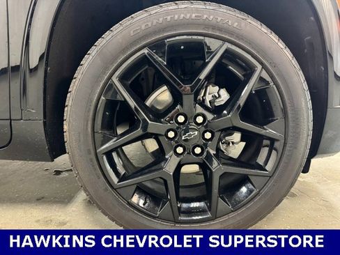 Used 2025 Chevrolet Traverse RS image 46