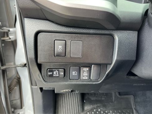 Used 2021 Toyota Tacoma TRD Off-Road AWD/4WD image 12