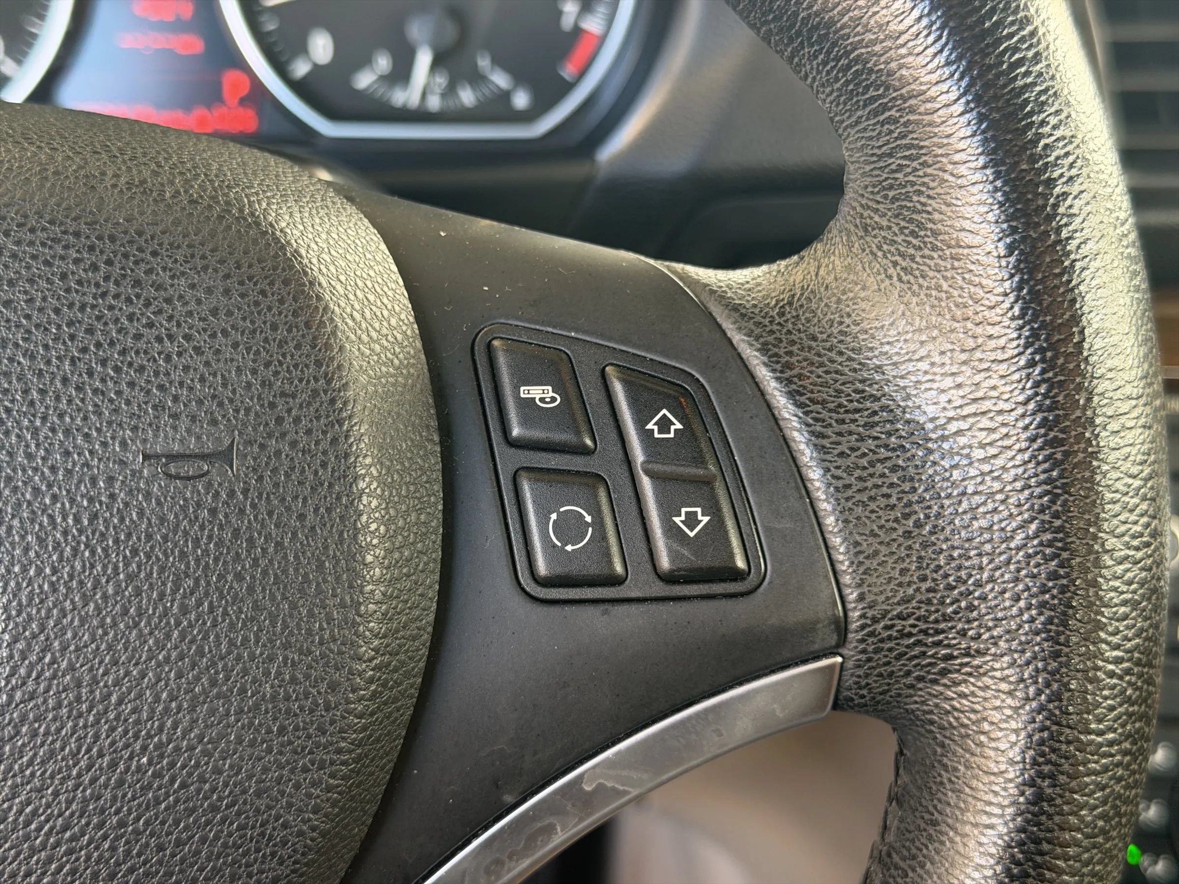Used 2012 BMW 128i Convertible RWD image 28