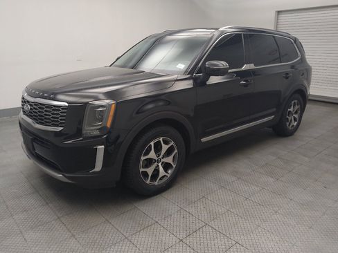 Used 2020 Kia Telluride EX w/ Towing Package AWD/4WD image 2