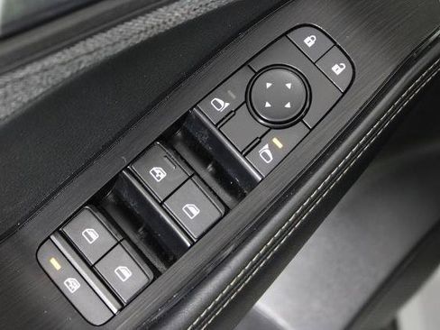 Certified 2023 Nissan Rogue SV FWD image 23