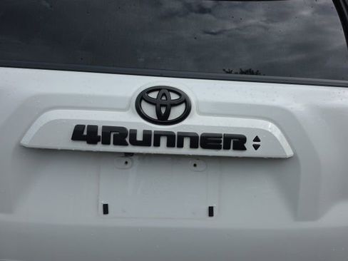 Used 2020 Toyota 4Runner SR5 Premium AWD/4WD image 6