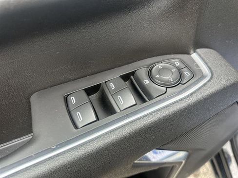 Certified 2025 Chevrolet Silverado 1500 LT AWD/4WD image 38