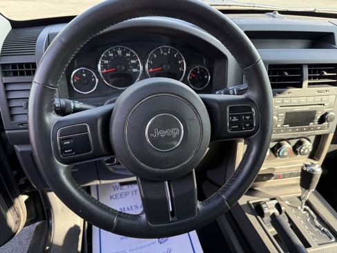 Used 2012 Jeep Liberty Sport w/ Popular Equipment Group AWD/4WD image 17