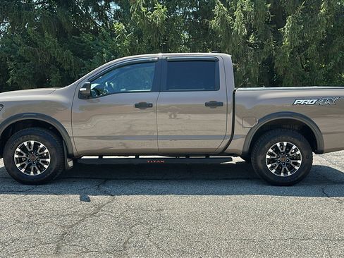Used 2023 Nissan Titan PRO-4X w/ Pro-4x Convenience Package AWD/4WD image 30