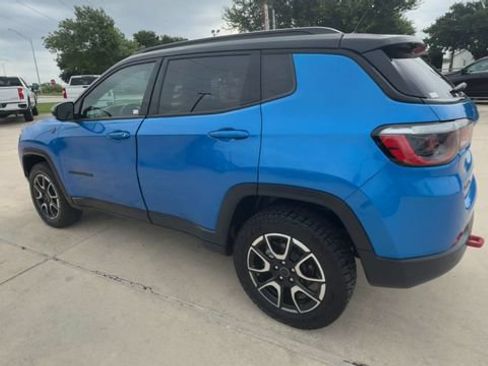 Used 2025 Jeep Compass Trailhawk AWD/4WD image 6