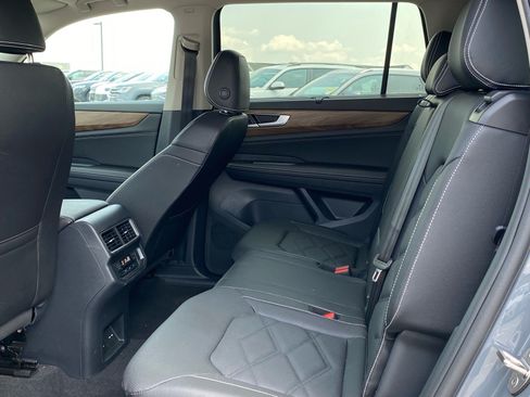 Certified 2026 Volkswagen Atlas SE AWD/4WD image 17