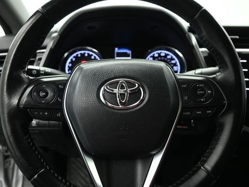 Used 2020 Toyota Camry SE image 12