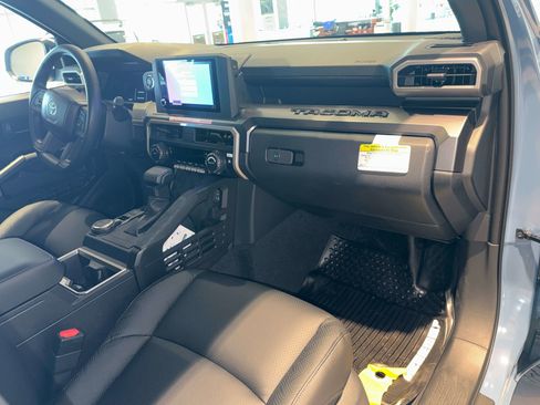 New 2026 Toyota Tacoma SR5 AWD/4WD image 17