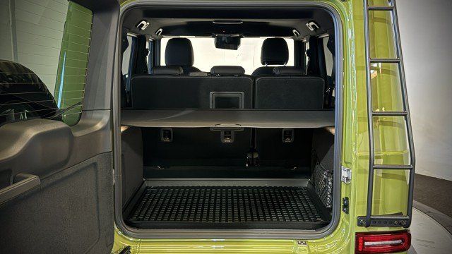 Used 2025 Mercedes-Benz G 550 image 40