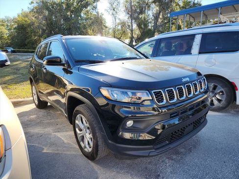 Certified 2024 Jeep Compass Latitude image 7