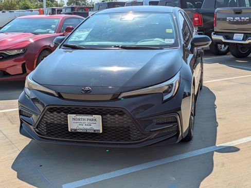 Used 2023 Toyota Corolla SE image 7