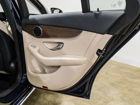 Used 2021 Mercedes-Benz C 300 4MATIC Sedan image 42