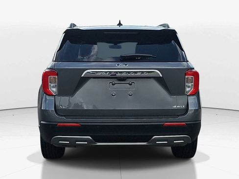 Used 2023 Ford Explorer XLT w/ Equipment Group 202A AWD/4WD image 7