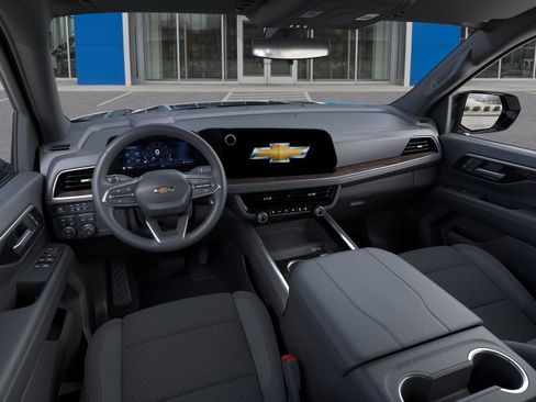 New 2025 Chevrolet Suburban LS AWD/4WD image 39