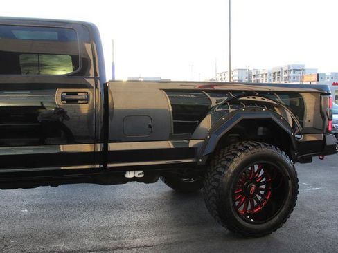 Used 2017 Ford F350 Platinum w/ Platinum Ultimate Package image 5