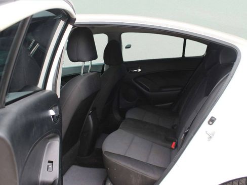 Used 2014 Kia Forte LX w/ Popular Package FWD image 7