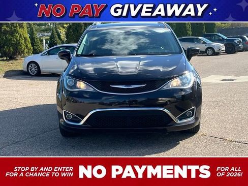 Used 2019 Chrysler Pacifica Touring-L Plus w/ Tire & Wheel Group image 8