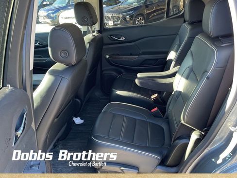 Used 2022 GMC Acadia Denali w/ Denali Ultimate Package image 8