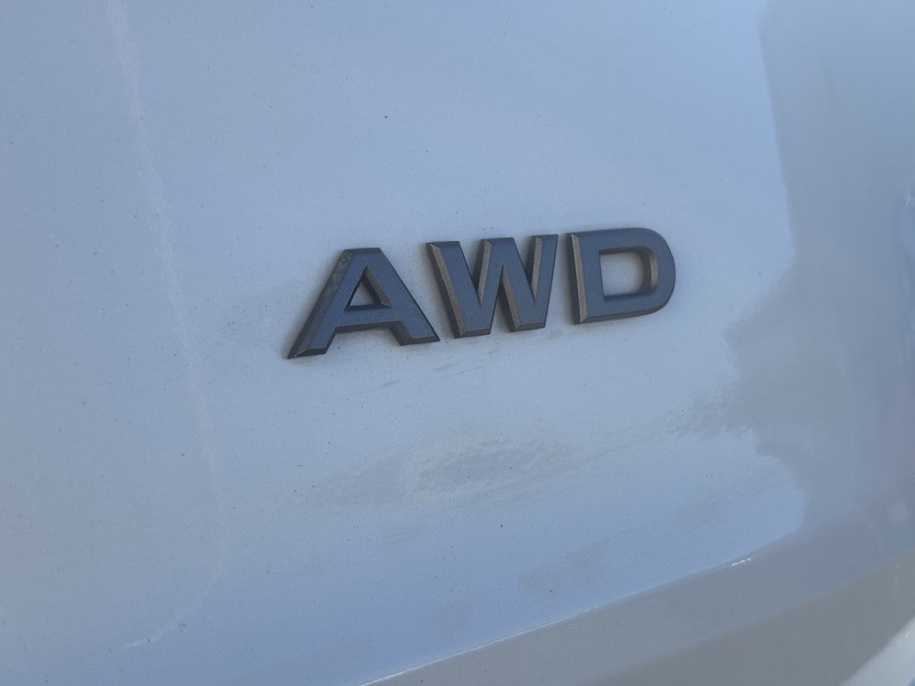 Used 2025 Nissan Rogue S AWD/4WD image 12