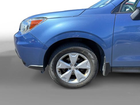 Used 2016 Subaru Forester 2.5i Premium w/ All-Weather Package AWD/4WD image 9