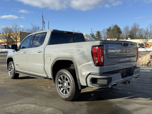 Used 2024 GMC Sierra 1500 AT4 w/ AT4 Premium Package image 8