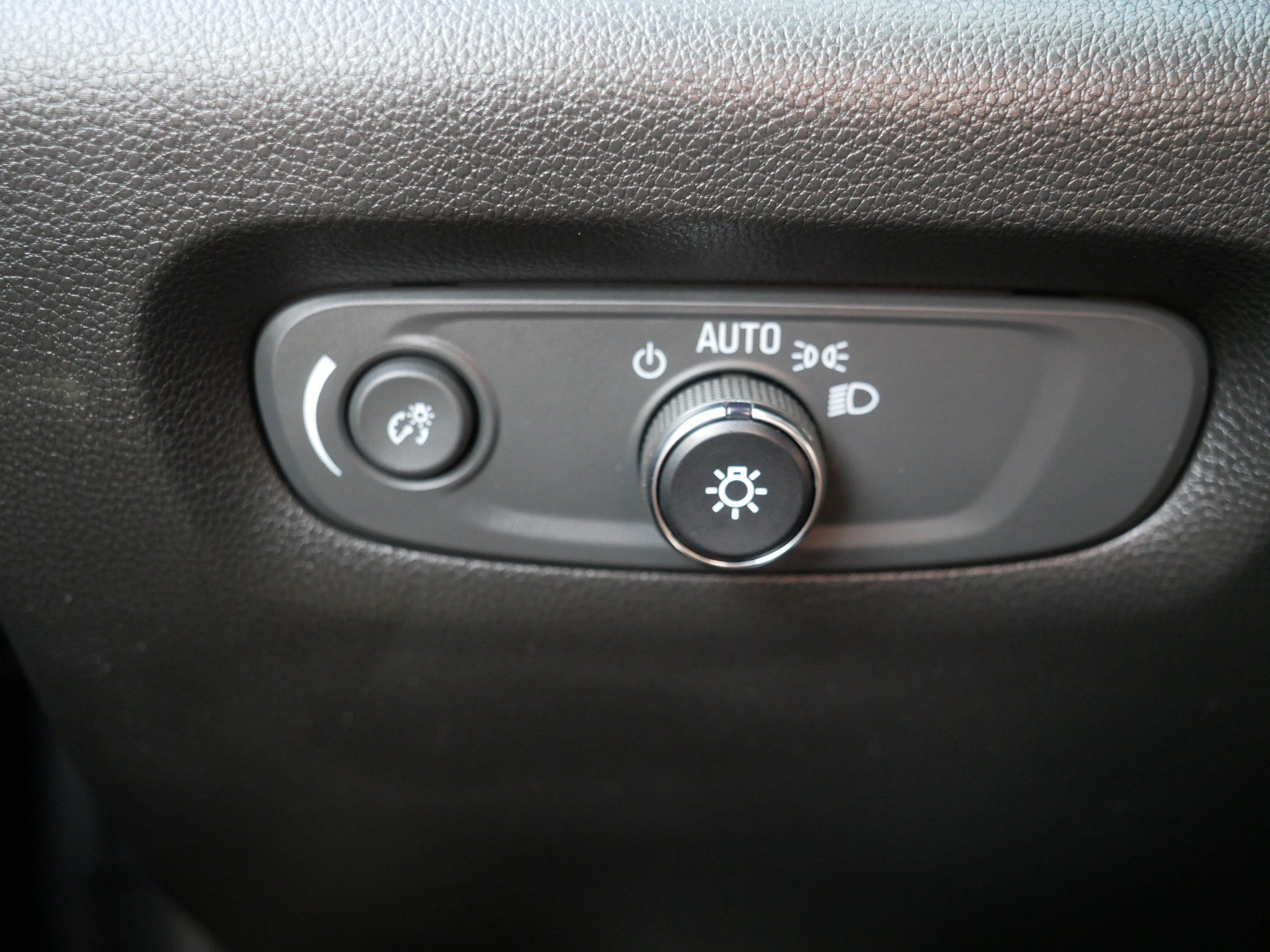 Used 2023 Chevrolet Traverse LT FWD image 26