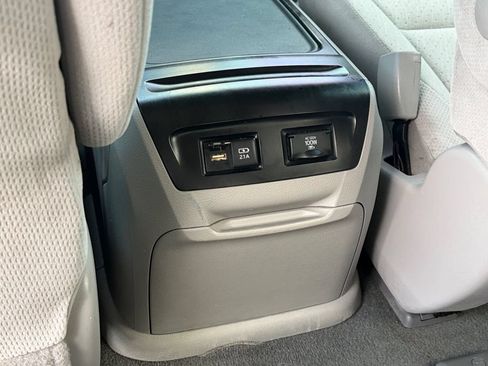 Used 2020 Toyota Sienna LE AWD/4WD image 16