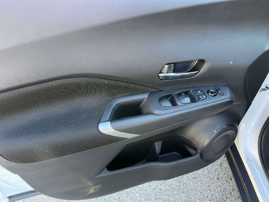 Used 2024 Nissan Kicks SV FWD image 13