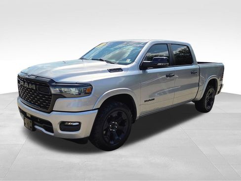 Used 2025 RAM 1500 Big Horn AWD/4WD image 3