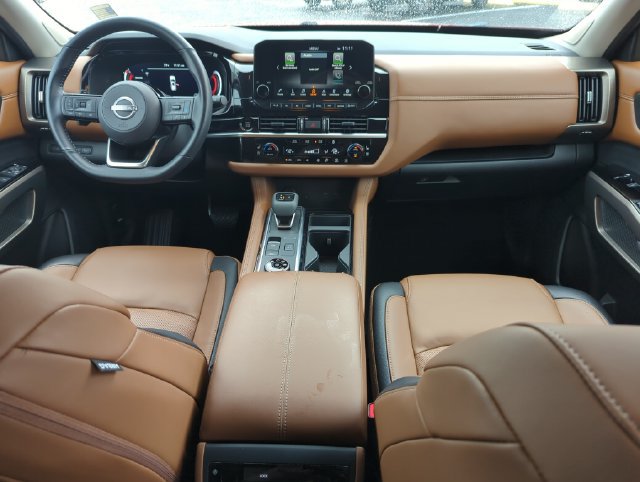 Certified 2025 Nissan Pathfinder Platinum AWD/4WD image 25