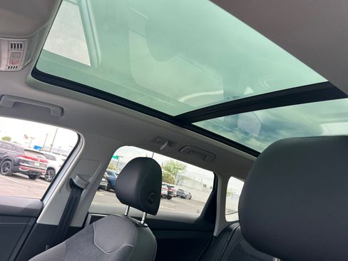 New 2026 Volkswagen Taos SE FWD image 31