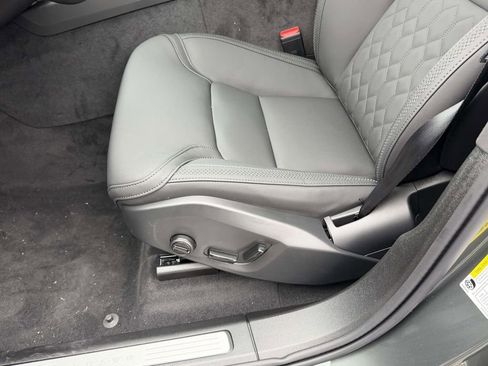 New 2026 Volvo XC60 B5 Plus image 16