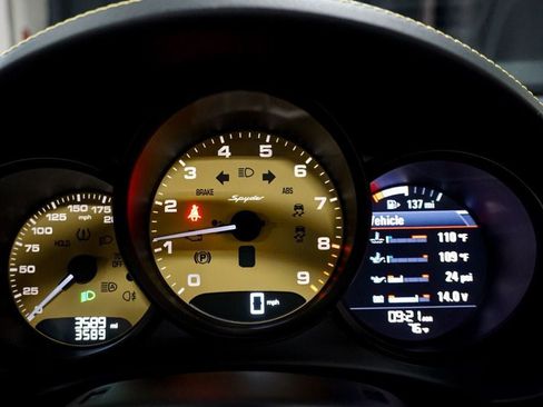 Used 2023 Porsche 718 Boxster Spyder RWD image 21