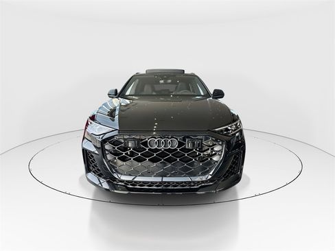 New 2025 Audi RS Q8 performance image 3