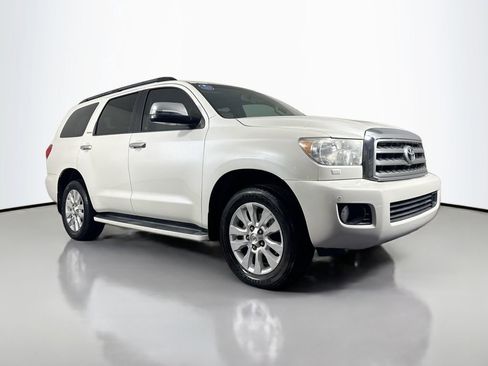 Used 2013 Toyota Sequoia Platinum image 3