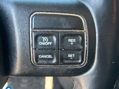 Used 2015 Jeep Wrangler Unlimited Sahara w/ Connectivity Group AWD/4WD image 19