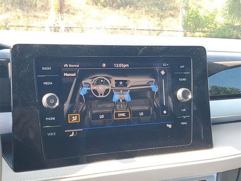 New 2026 Volkswagen Taos SE image 22