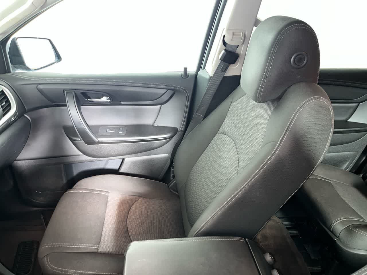 Used 2017 Chevrolet Traverse LT w/ Style and Technology Package FWD image 26