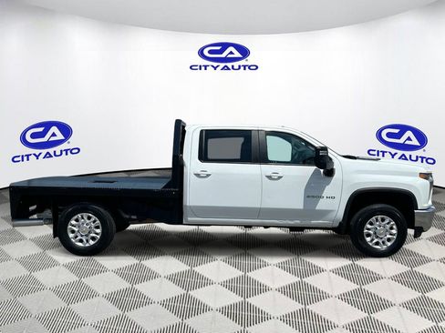 Used 2022 Chevrolet Silverado 2500 LT w/ Convenience Package AWD/4WD image 2