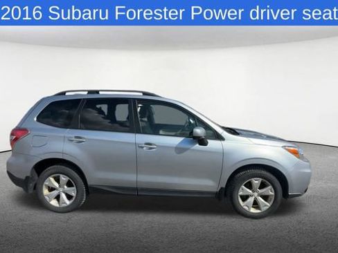 Used 2016 Subaru Forester 2.5i Premium w/ All-Weather Package AWD/4WD image 10