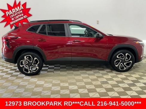 Certified 2025 Chevrolet Trax RS w/ Driver Confidence Package FWD image 4