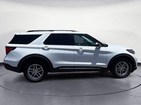 Used 2025 Ford Explorer Active RWD image 6