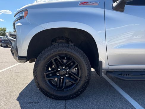 Used 2019 Chevrolet Silverado 1500 LT Trail Boss AWD/4WD image 9