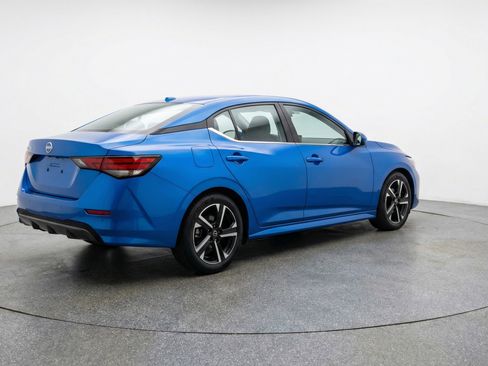 Used 2025 Nissan Sentra SV FWD image 9