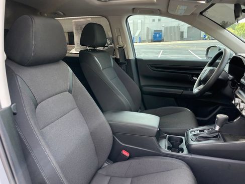 Certified 2025 Honda CR-V EX image 31
