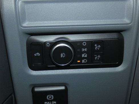 Used 2022 Ford F150 XLT w/ XTR Package image 17