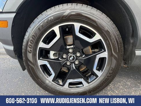 Used 2022 Ford Bronco Sport Outer Banks w/ Tech Package AWD/4WD image 26